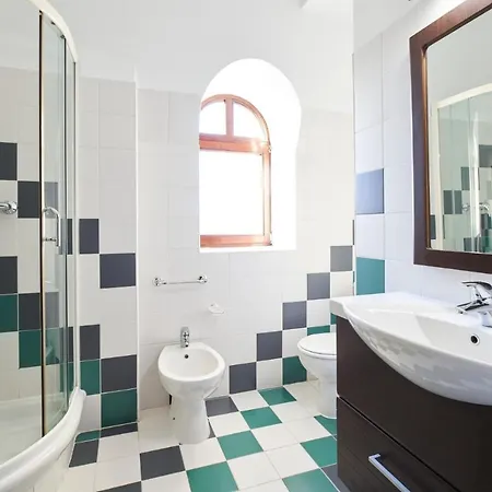 Reginetta Building Iv Central Location Apartment